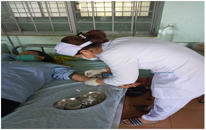 NGHỀ ĐIỀU DƯỠNG NHỮNG BÀN TAY THẦM LẶNG
